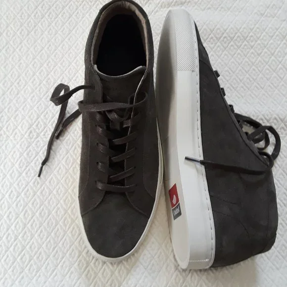 Banana Republic Mens Suede Mid Top Sneaker